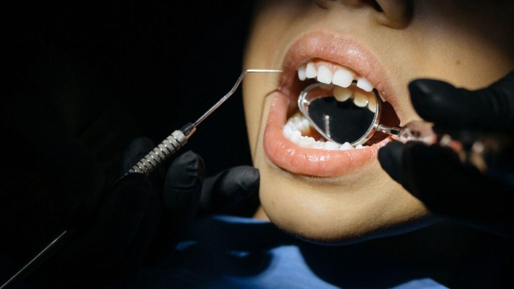 oral conscious sedation, iv sedation implant surgery, sedation dentistry benefits, implant surgery sedation options, dental sedation safety, patient experience sedation, implant sedation comparison, sedation dentistry cost, oral vs iv sedation, implant procedure sedation